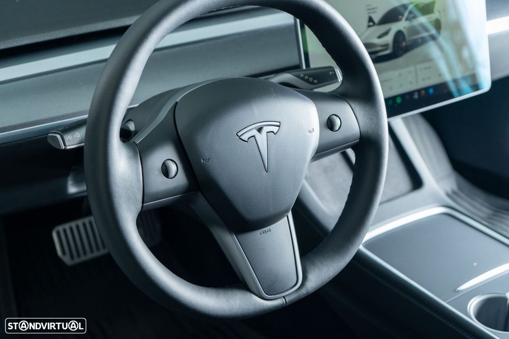 Tesla Model 3 Standard RWD - 32