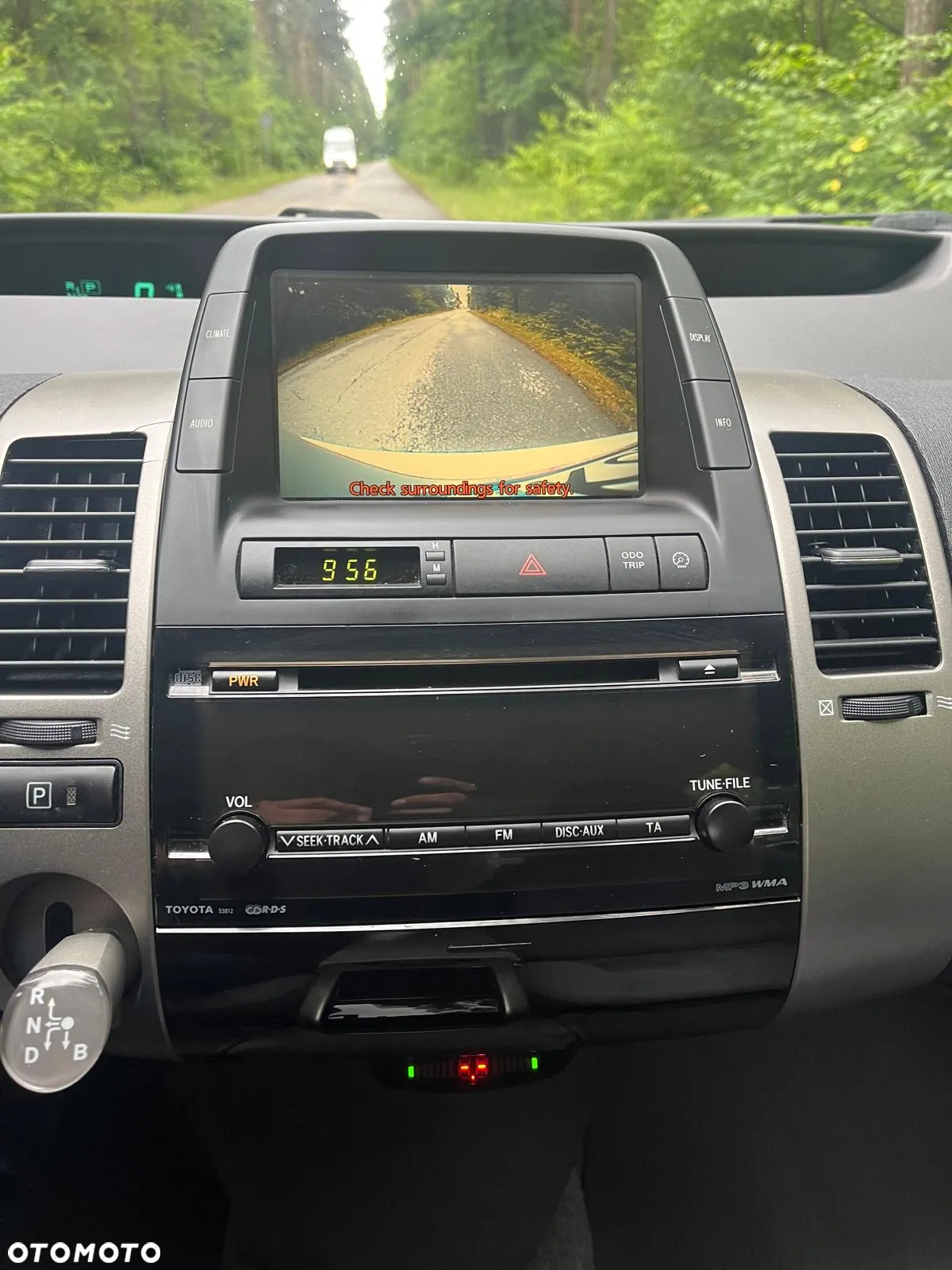 Toyota Prius (Hybrid) Sol - 12