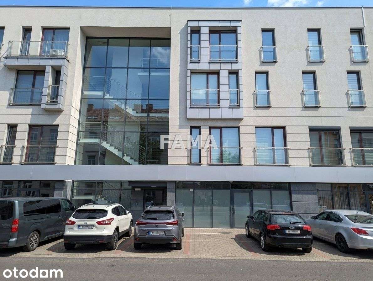 Centrum, teren zamknięty, 3-pok., 50 m2, miejsce p