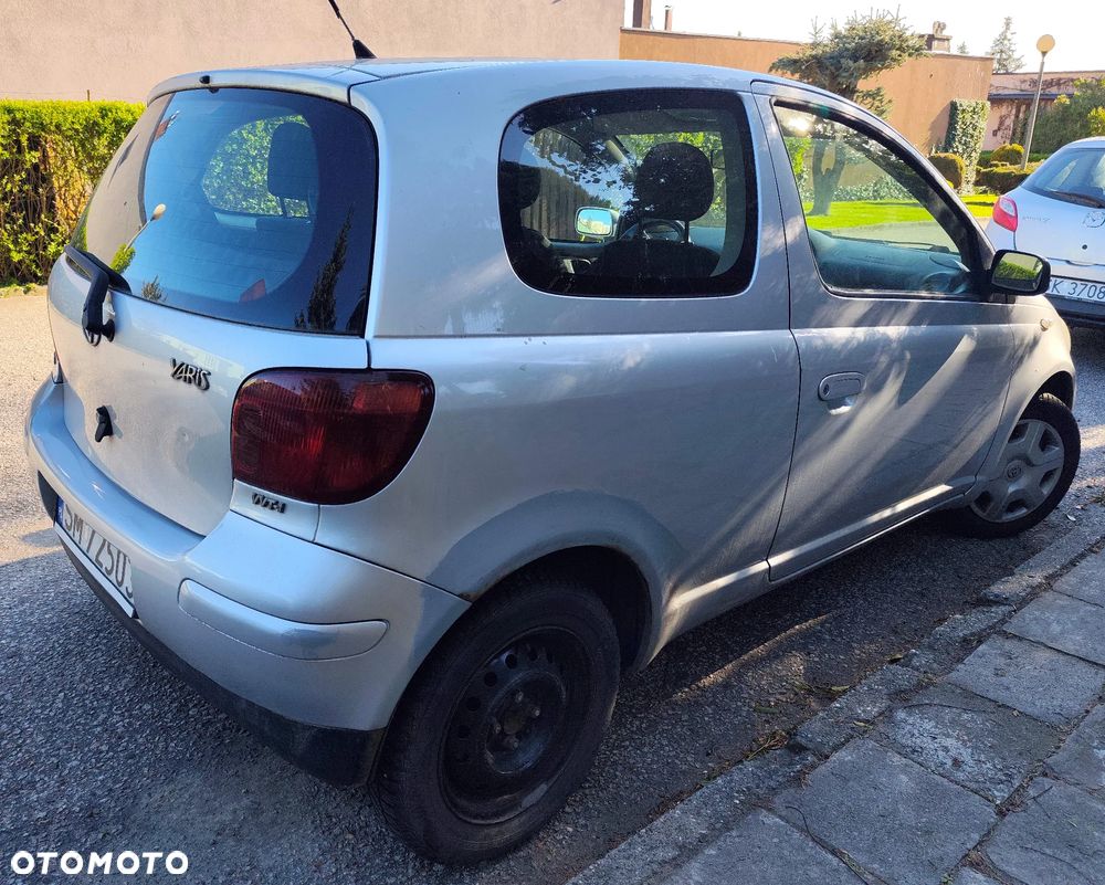 Toyota Yaris 1.3 VVT-i Sol - 2