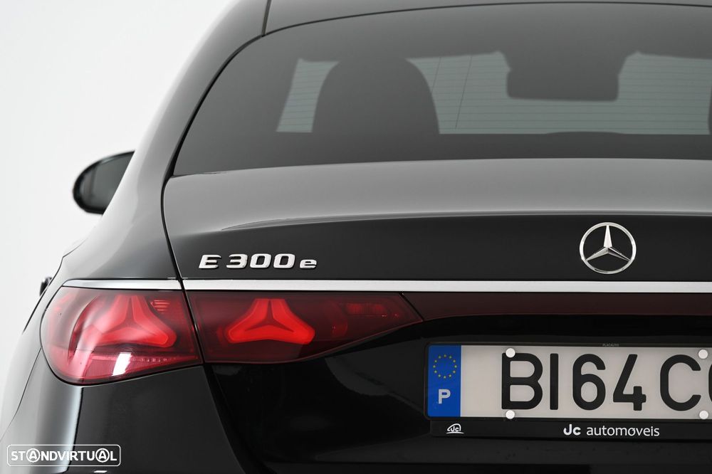 Mercedes-Benz E 300 e AMG Line - 9