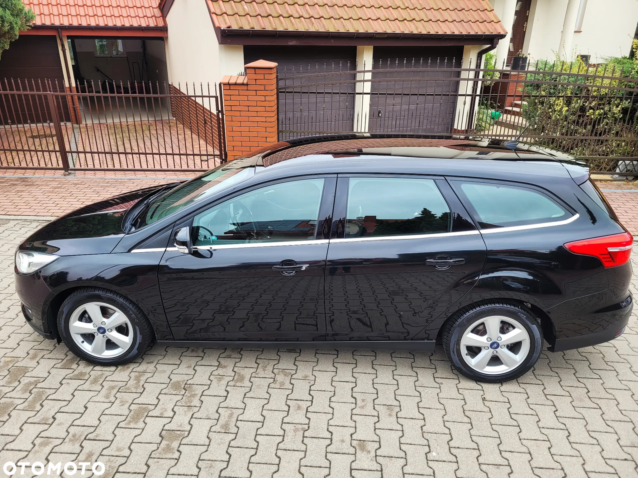 Ford Focus Turnier 1.5 TDCi ECOnetic 88g Start-Stopp-Sy Titanium - 13