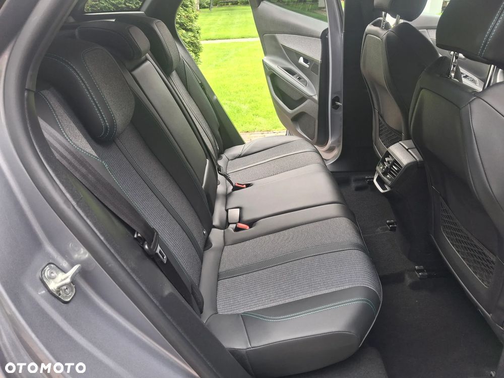 Peugeot 3008 PureTech 130 Stop & Start GPF EAT8 Allure - 12