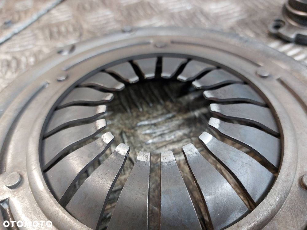 SPRZĘGŁO TARCZA + DOCISK + ŁOŻYSKO COMBO C 1.7 DI 55351769 24422061 - 2