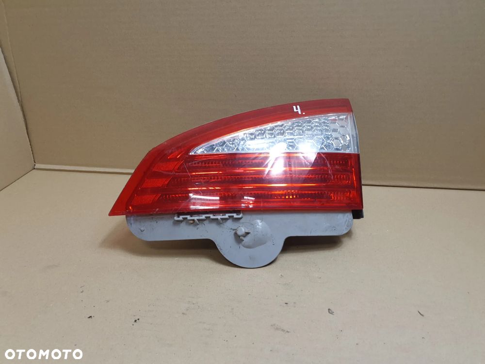FORD MONDEO MK4 KOMBI 07-10 LAMPA PRAWY TYŁ W KLAPĘ - 3