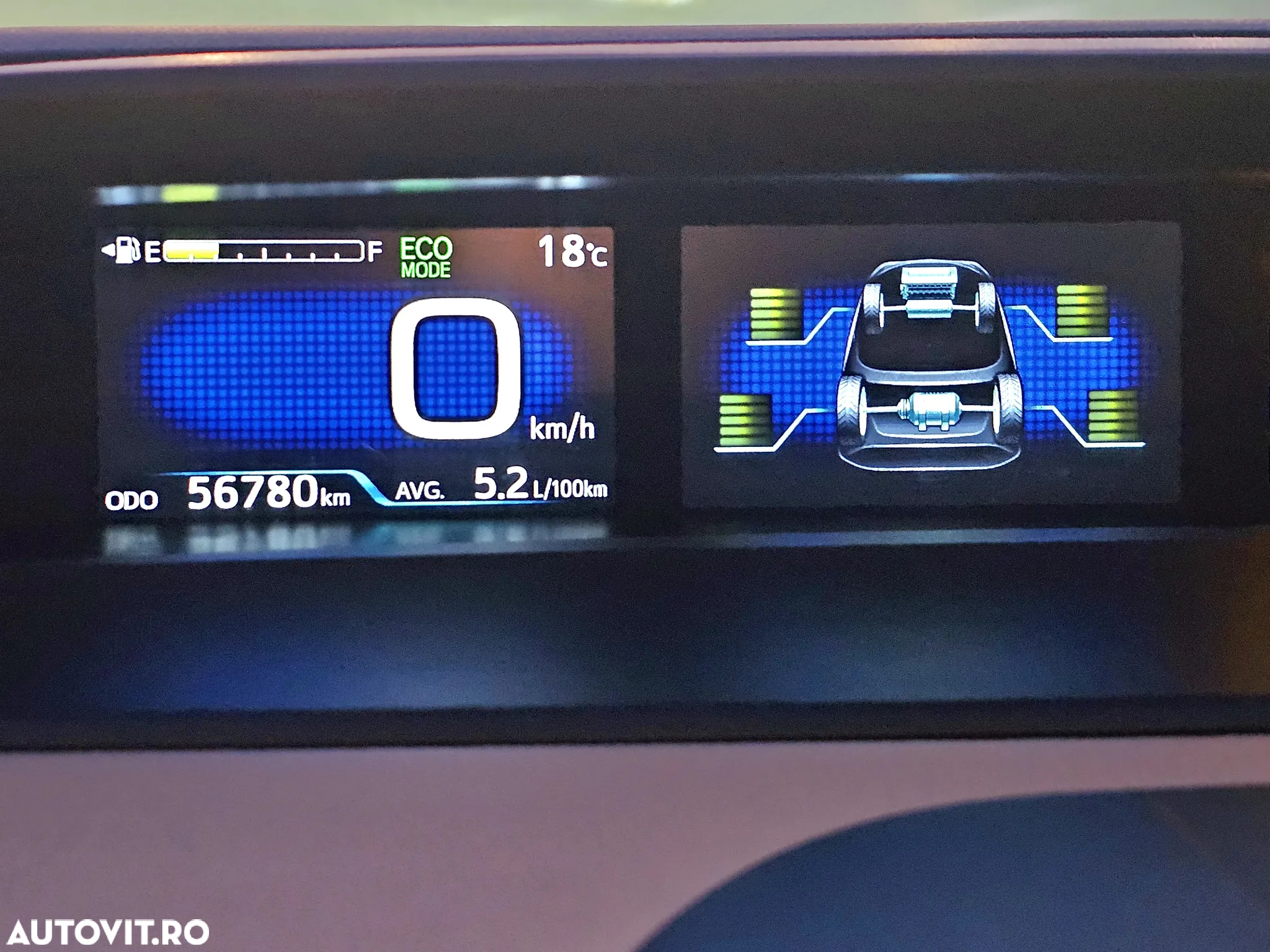Toyota Prius 1.8 HSD Exclusive Plus - 25