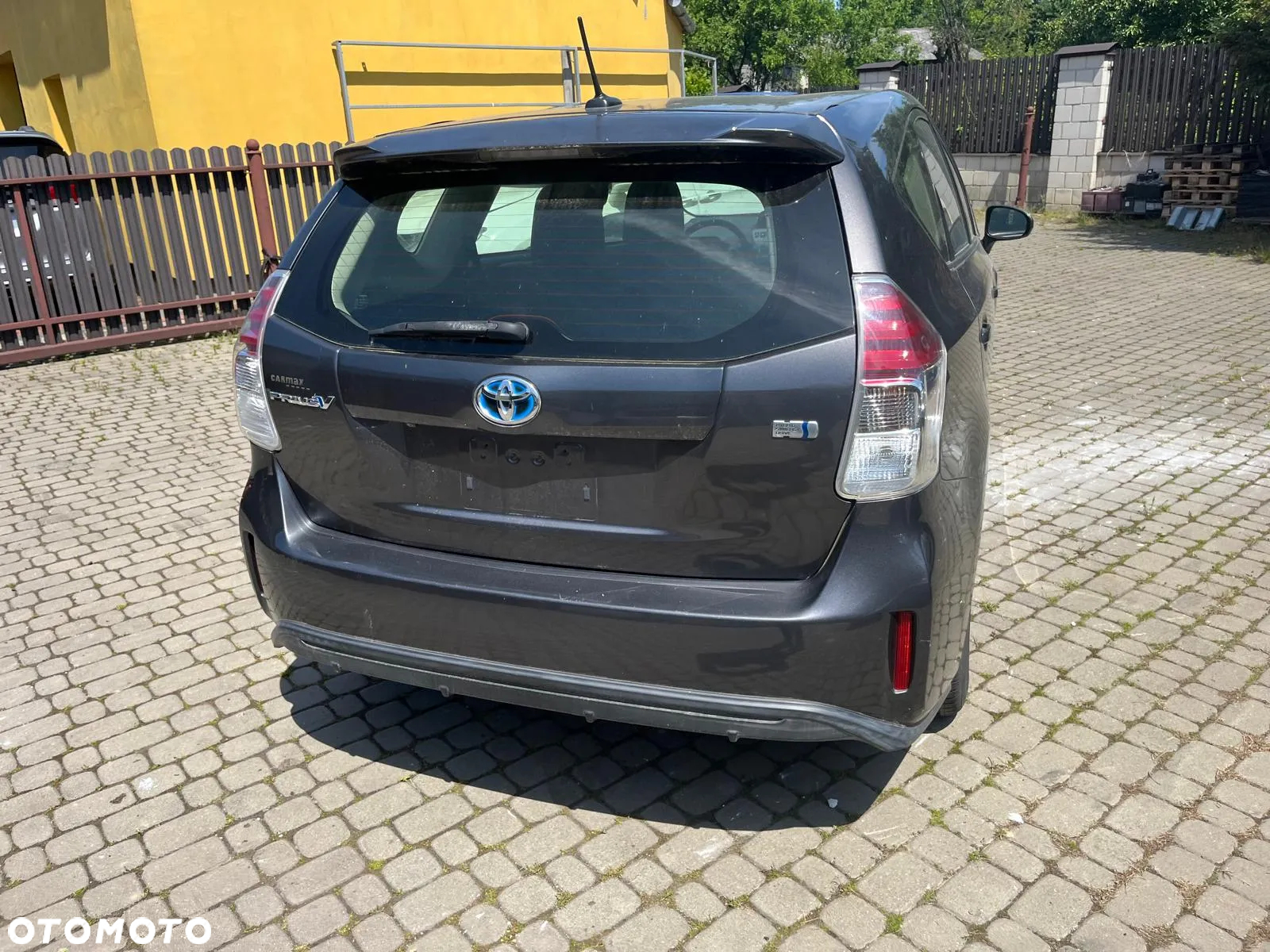 Toyota Prius+ (Hybrid) Executive - 32