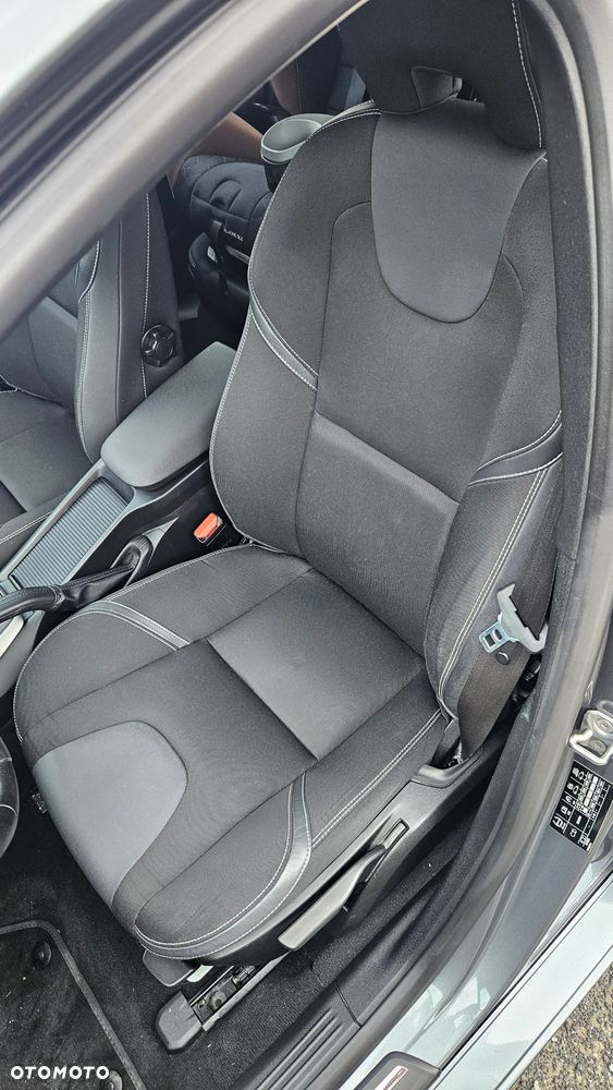 Volvo V40 - 16