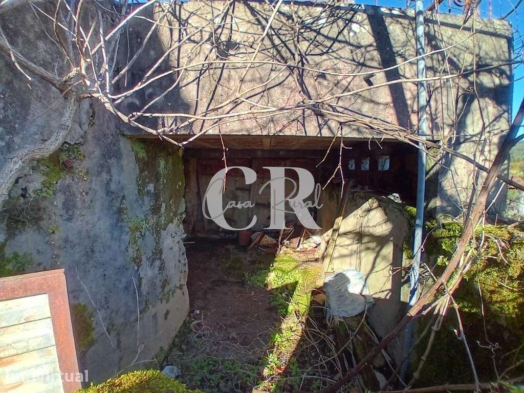 Moradia em pedra para renovação com terreno em Castanheira de Pera - Grande imagem: 3/38