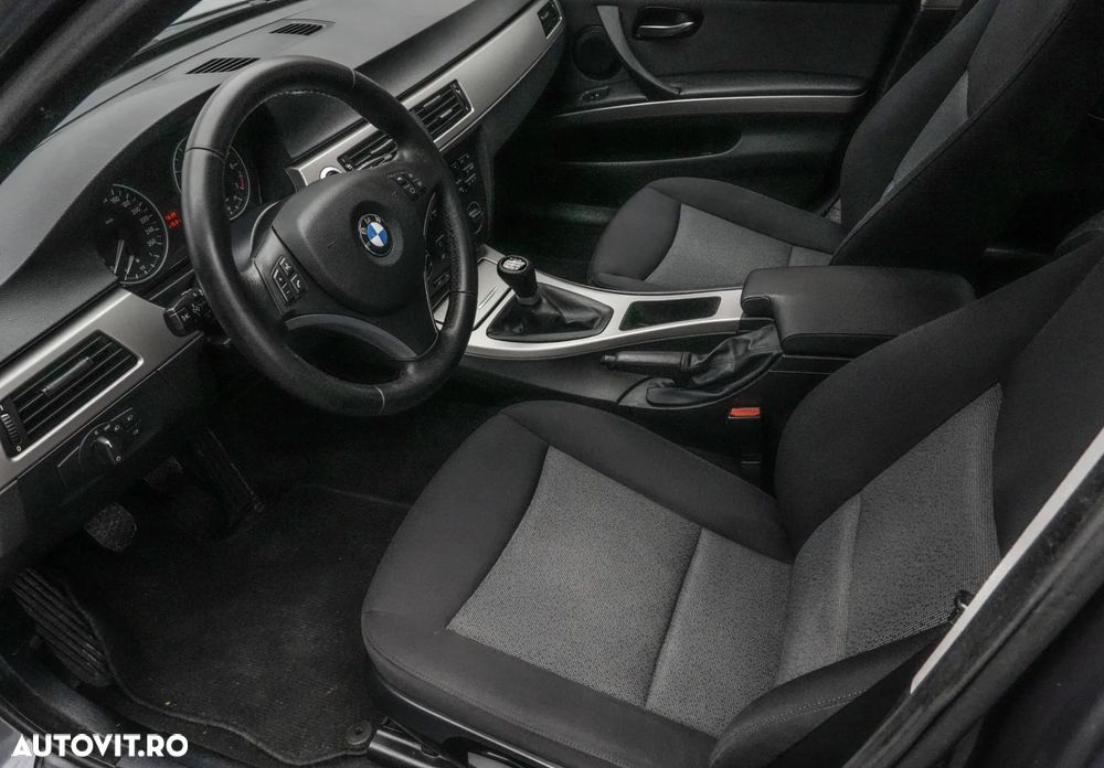 BMW Seria 3 318i - 11