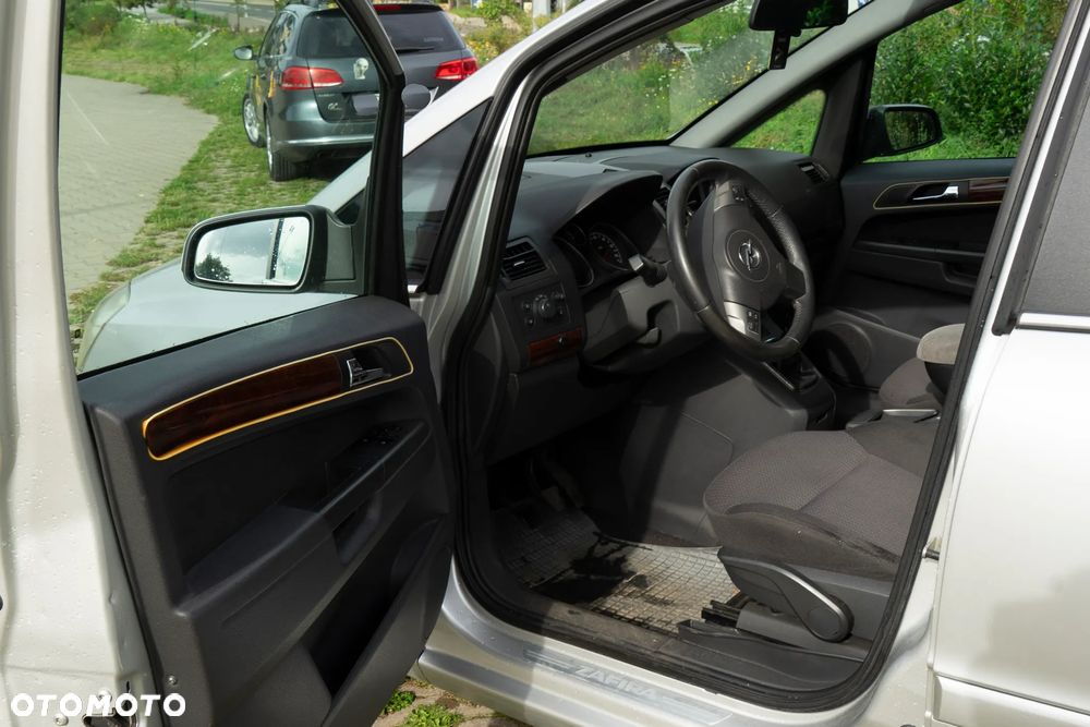Opel Zafira - 17
