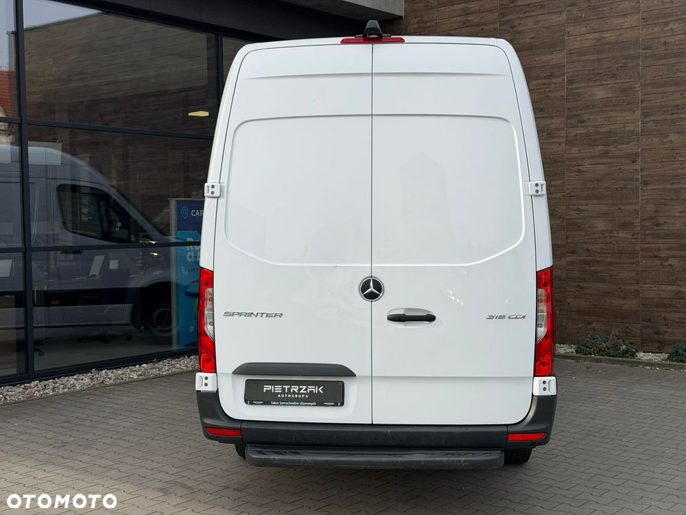 Mercedes-Benz Sprinter - 6