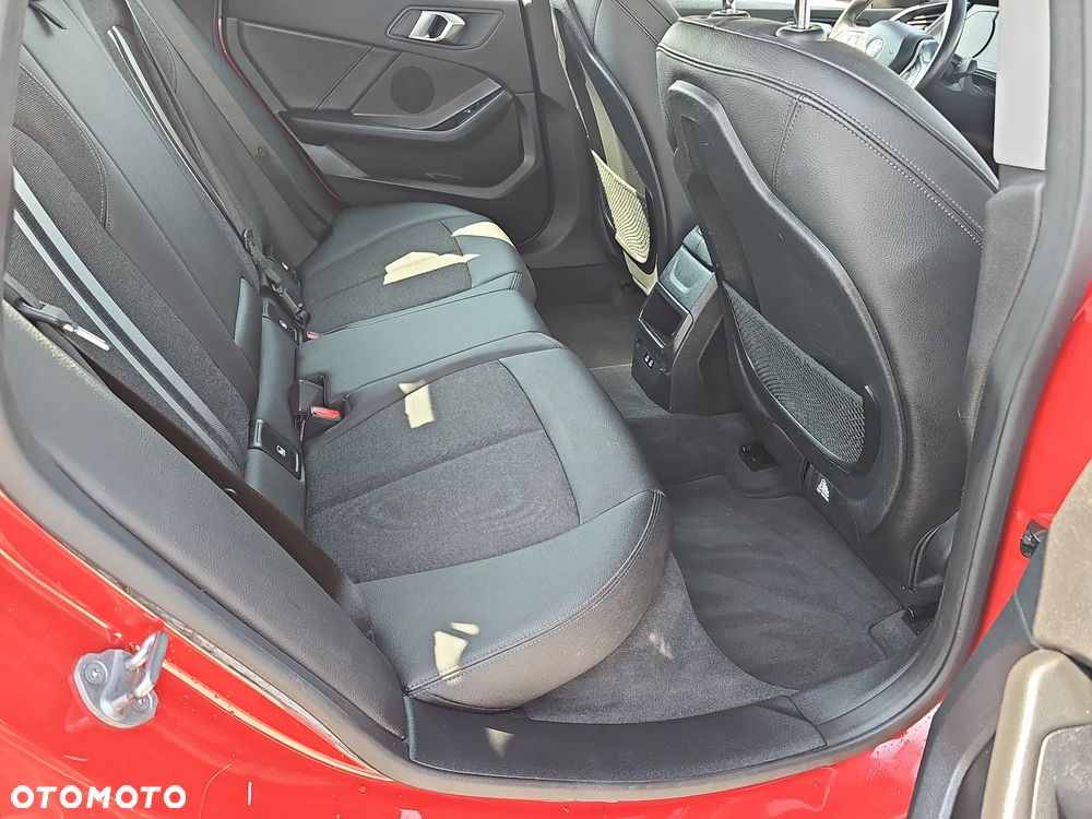 BMW Seria 2 218i - 22