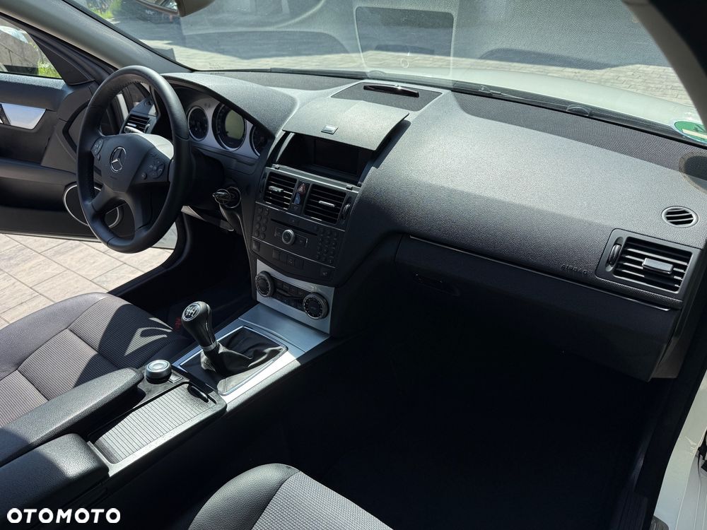 Mercedes-Benz Klasa C 200 Kompressor Avantgarde - 33