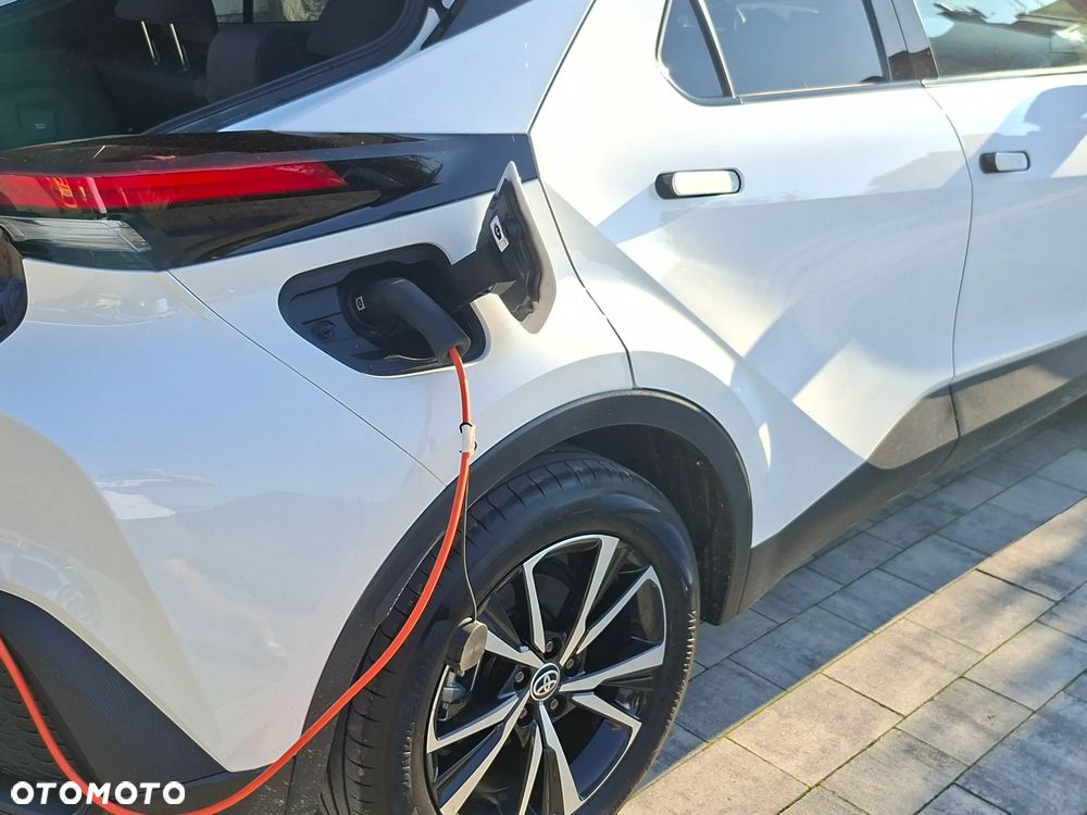 Toyota C-HR 2.0 PHEV Dynamic Force Comfort Plus - 39