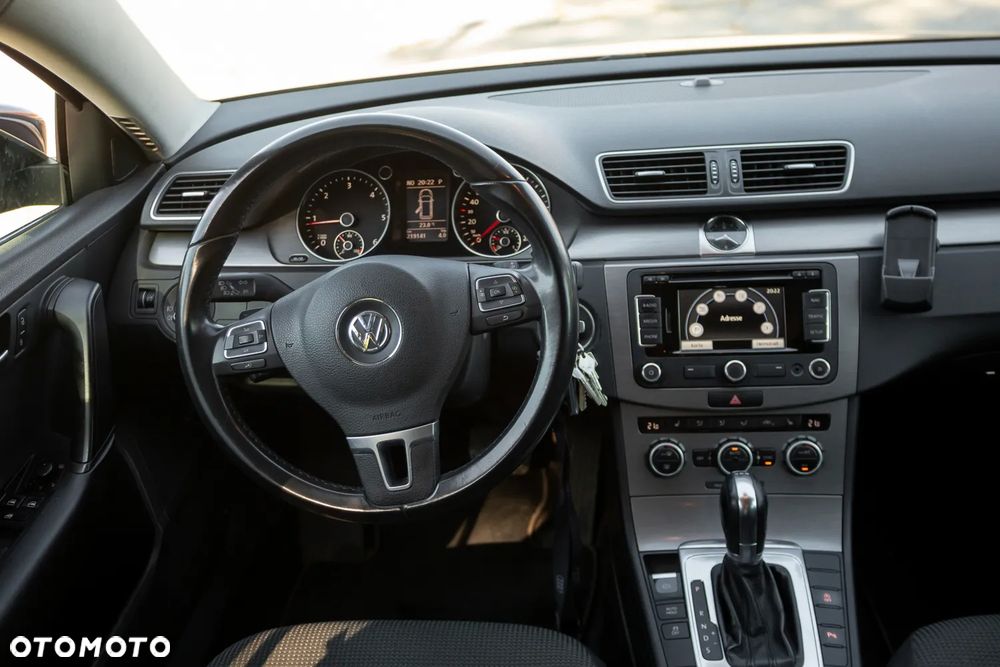 Volkswagen Passat Variant 2.0 Blue TDI DSG SCR Highline - 36