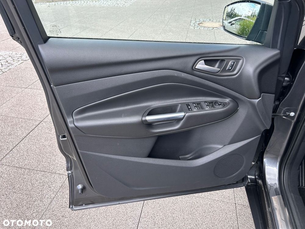 Ford Kuga 1.5 EcoBoost 2x4 ST-Line - 31