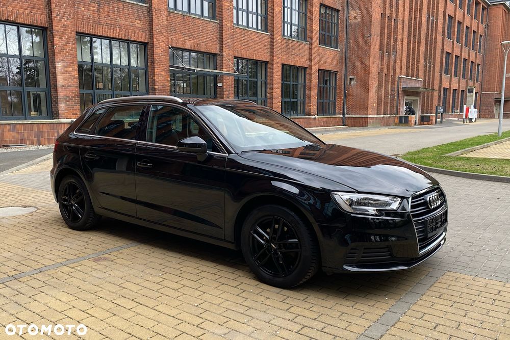 Audi A3 Sportback 1.5 TFSI cylinder on demand design - 22