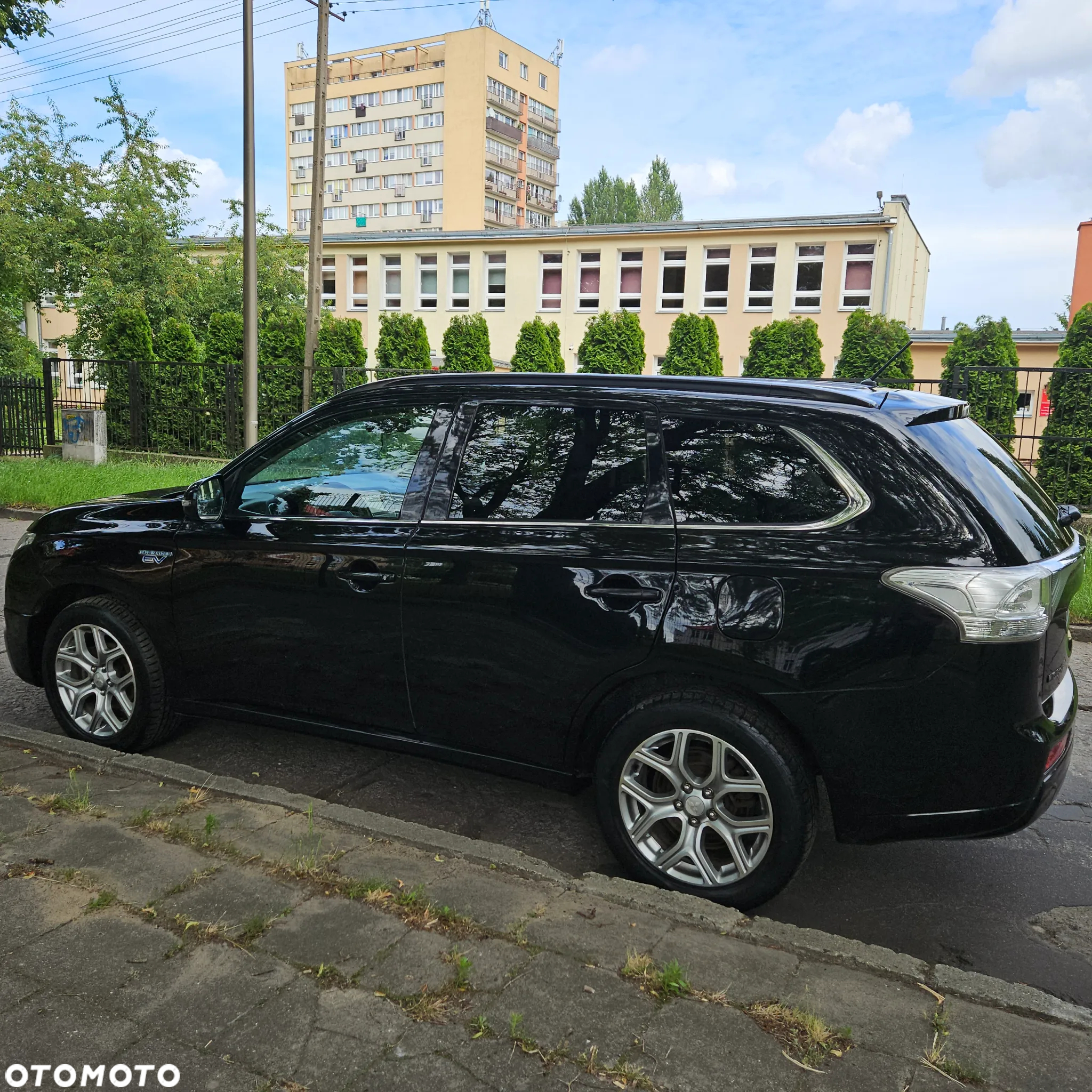 Mitsubishi Outlander 2.0 4WD Plug-In Hybrid Top - 11