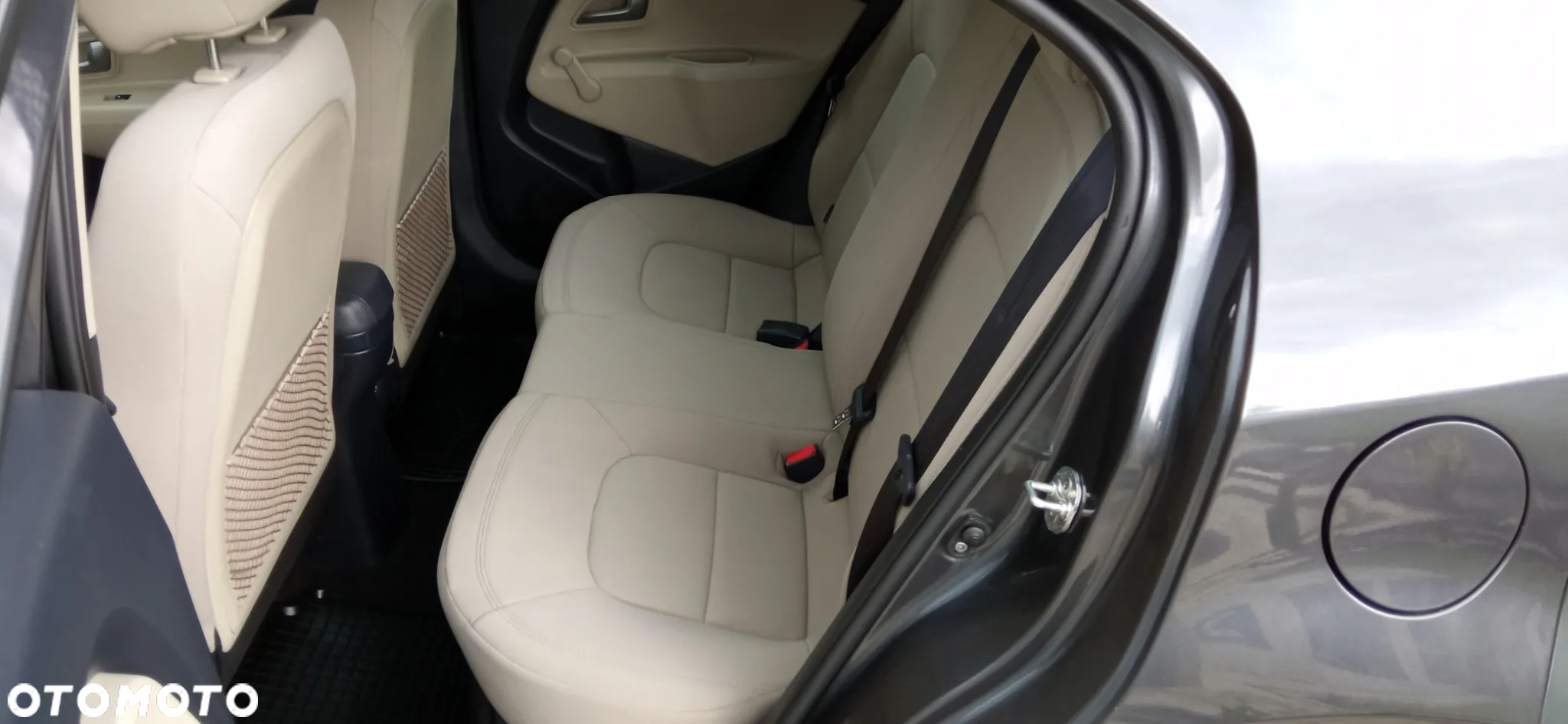 Kia Rio - 16