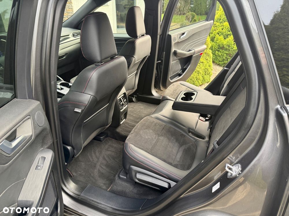 Ford Kuga 2.5 FHEV FWD ST-Line - 23