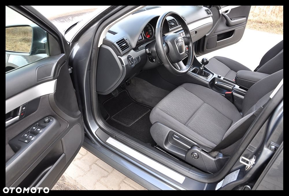 Audi A4 Limousine - 26