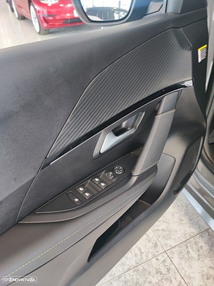 Peugeot e-208 50 kWh GT - 11