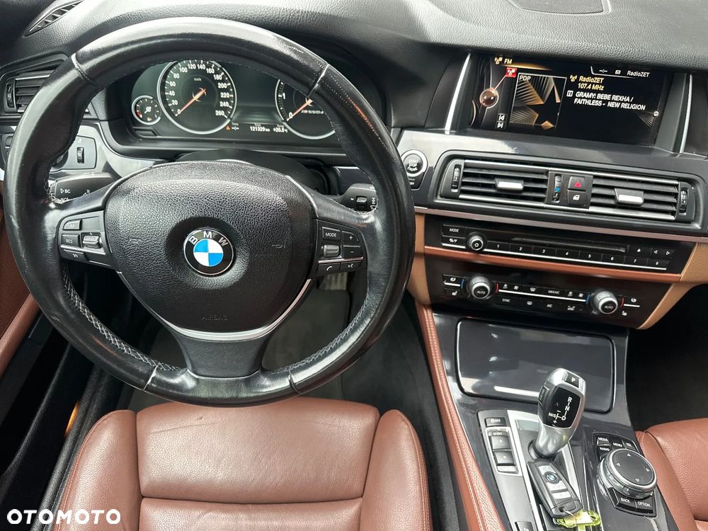 BMW Seria 5 520d - 25