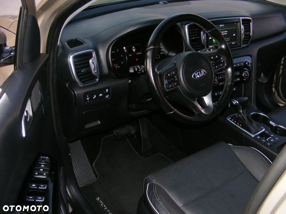 Kia Sportage 2,0 CRDI AWD Platinum - 8