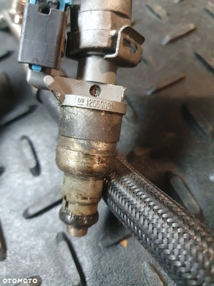 OPEL ZAFIRA A 2.2 16V 155 KM LISTWA WTRYSKOWA 12569091 - 4