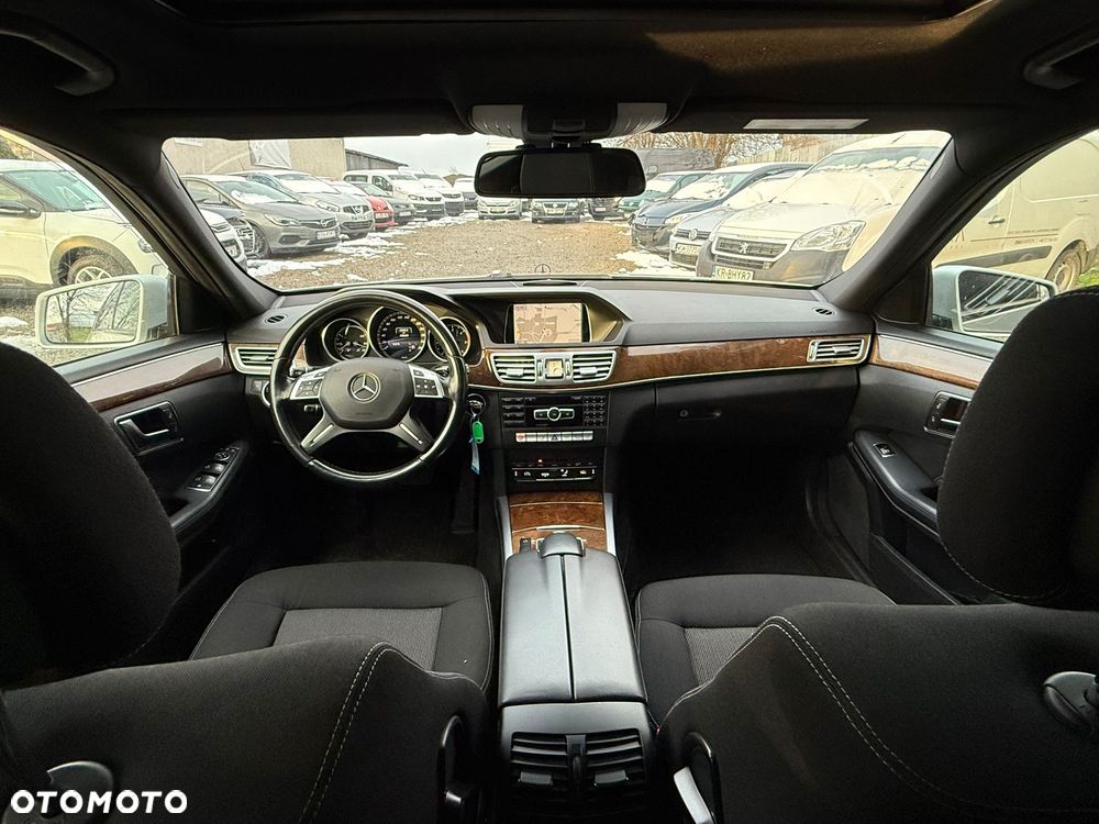 Mercedes-Benz Klasa E 220 BlueTEC 4Matic 7G-TRONIC Avantgarde - 23