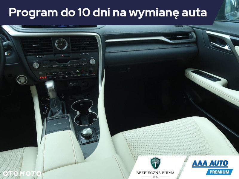 Lexus RX - 9