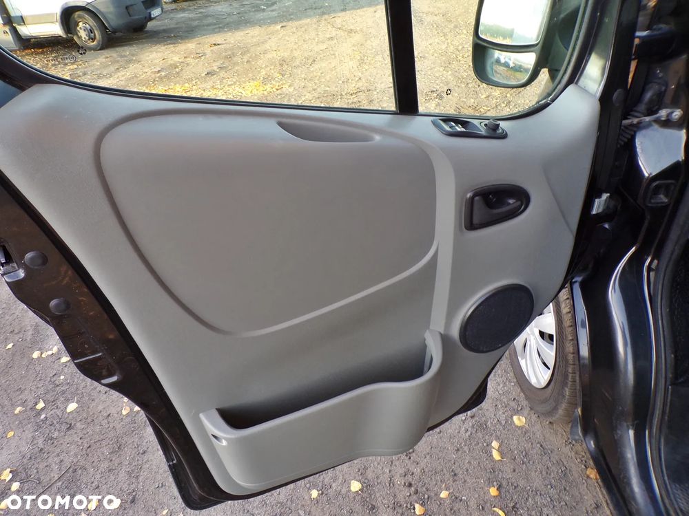 Renault TRAFIC - 17
