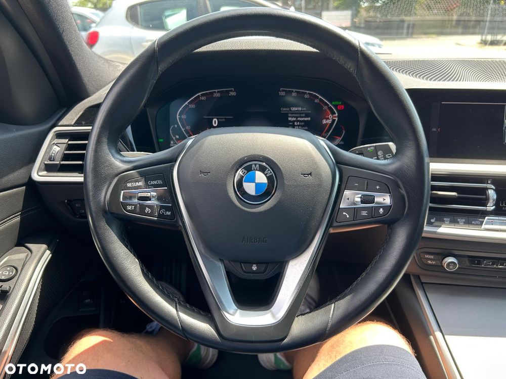 BMW Seria 3 320d xDrive M Sport sport - 27