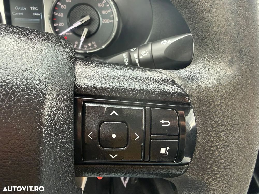 Toyota Hilux 2.4D 150CP 4x4 Double Cab 6MT Comfort - 13