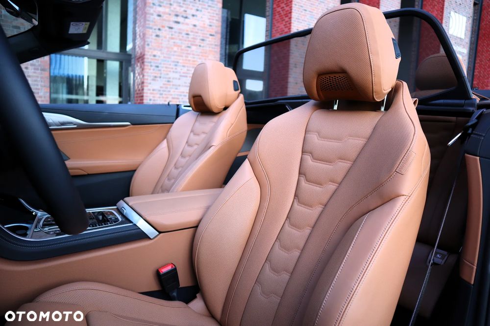 BMW Seria 8 840i xDrive - 14