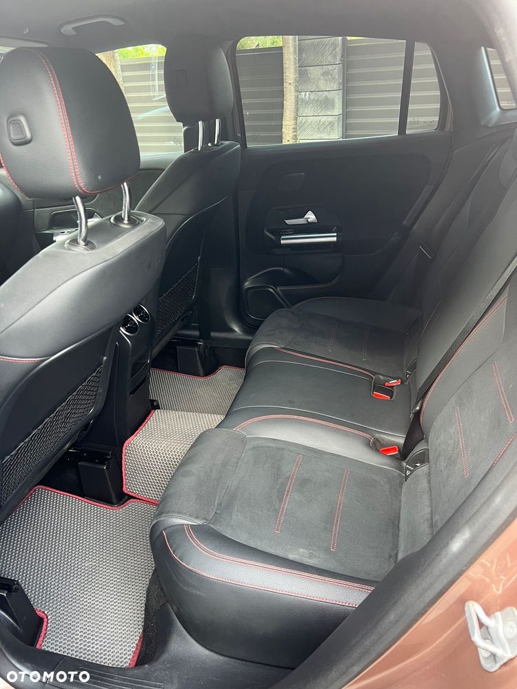 Mercedes-Benz GLA 200 AMG Line - 6