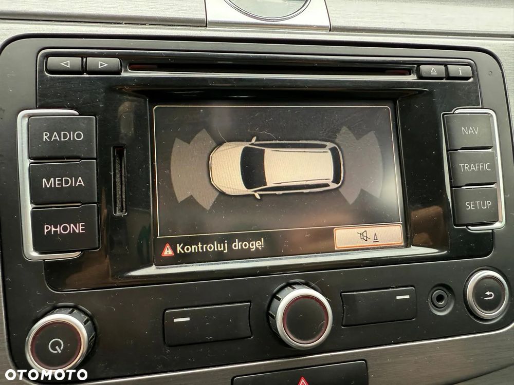 Volkswagen Passat - 13