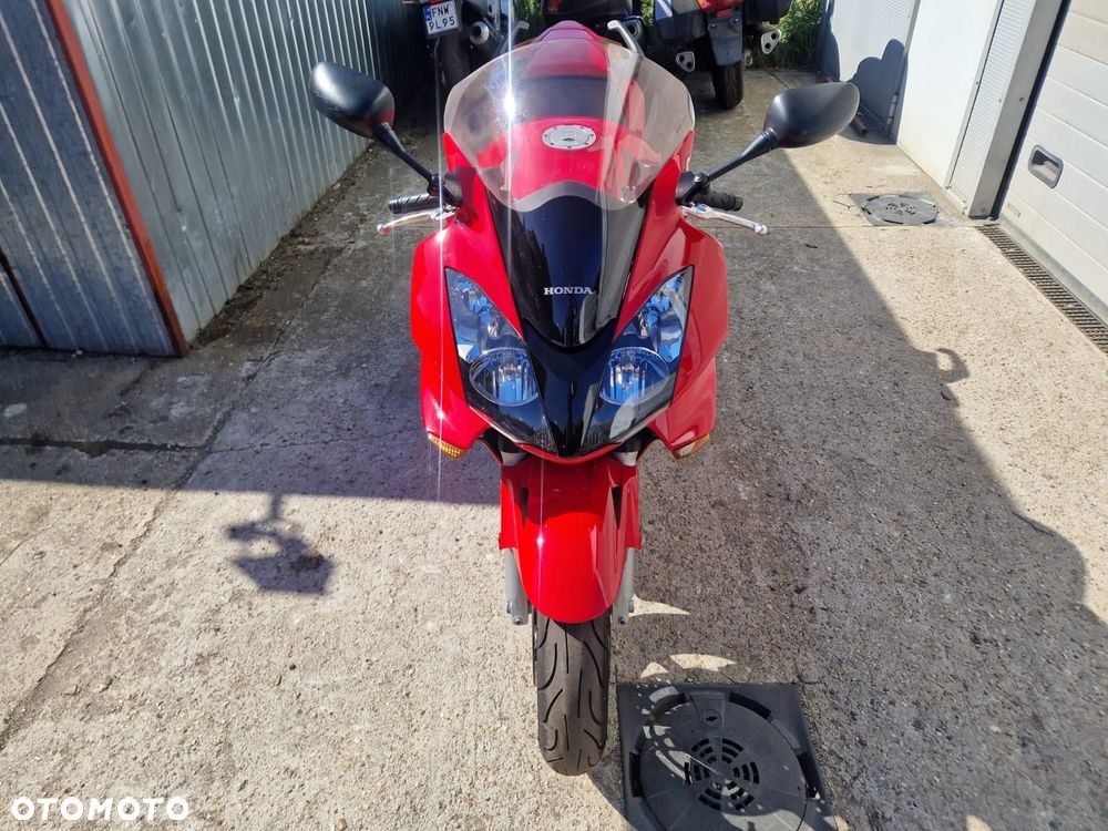 Honda VFR - 23