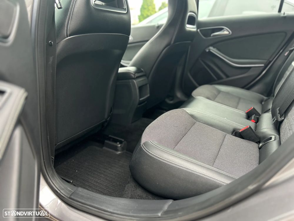 Mercedes-Benz A 180 CDI (BlueEFFICIENCY) Urban - 21