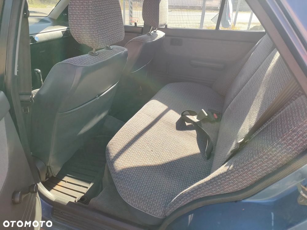Mazda 323 - 20