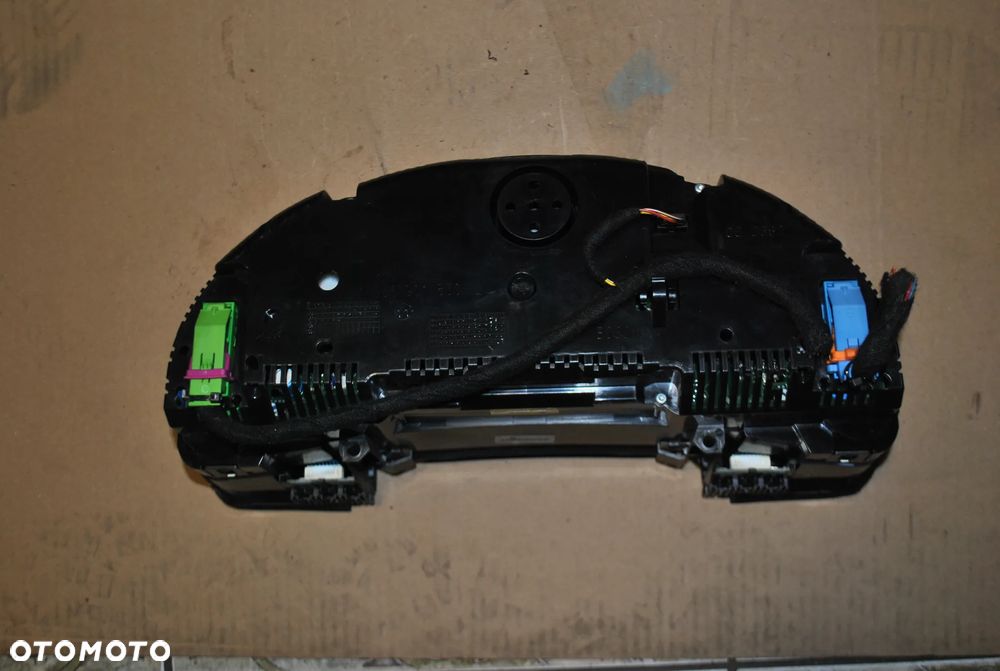 Licznik Audi A4 B7 1.9 TDI - 2