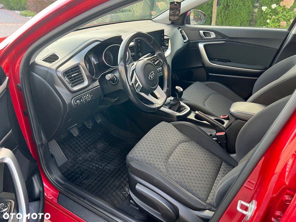 Kia Ceed 1.6 CRDi SCR M - 16