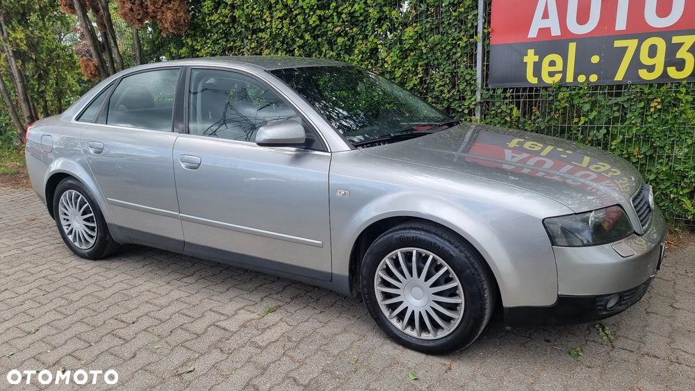 Audi A4 Limousine - 4
