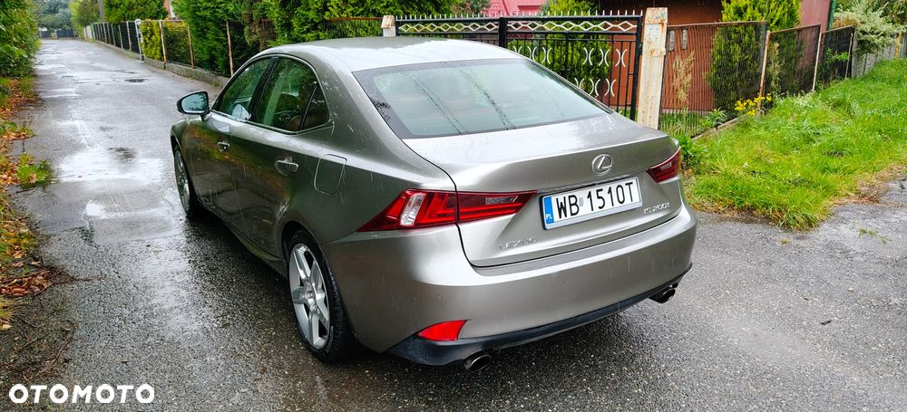Lexus IS 200t F Impression - 2