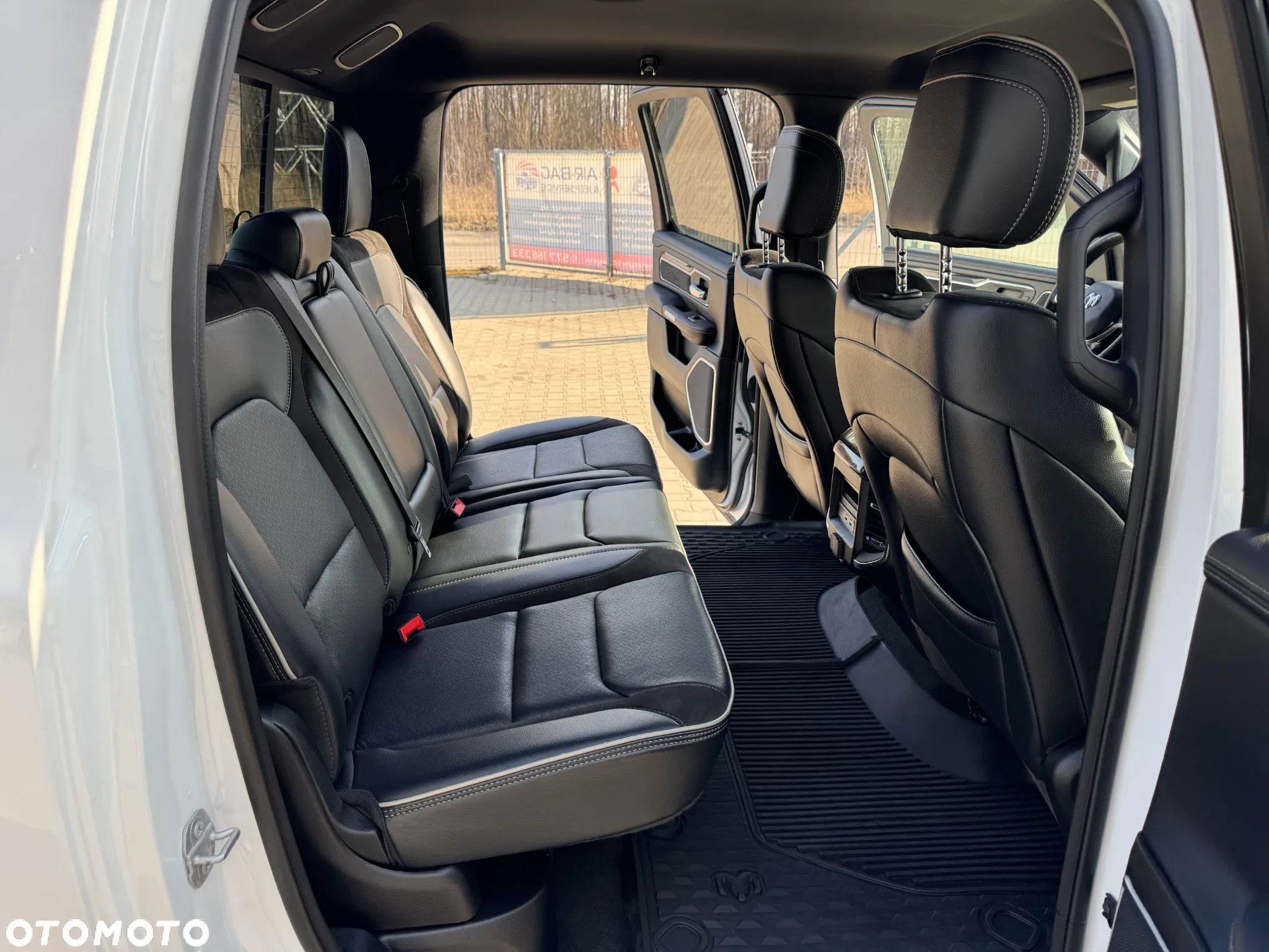 RAM 1500 Quad Cab Laramie - 17