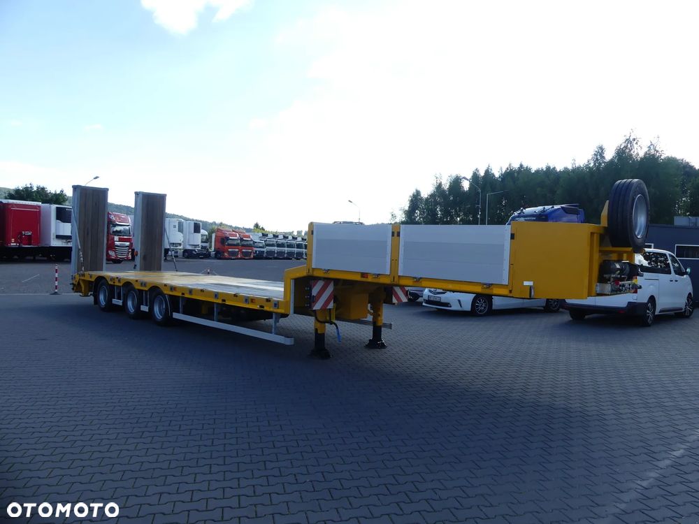 Bodex NISKOPODWOZIOWA / LAWETA / PRZEBIEG 18 TYS KM !!! / - 12