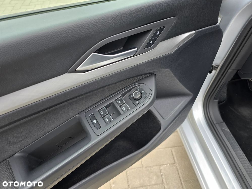 Volkswagen Golf - 24