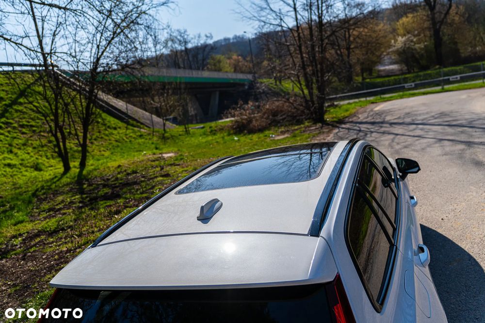 Volvo V60 B4 B Ultra Dark - 11