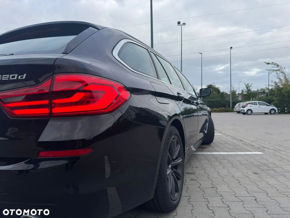 BMW Seria 5 520d Efficient Dynamics - 12